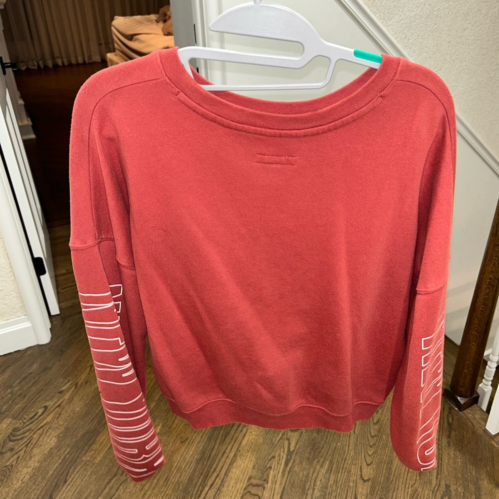 Small Orange Aeropostale sweater very comfortable - Picture 2 of 2